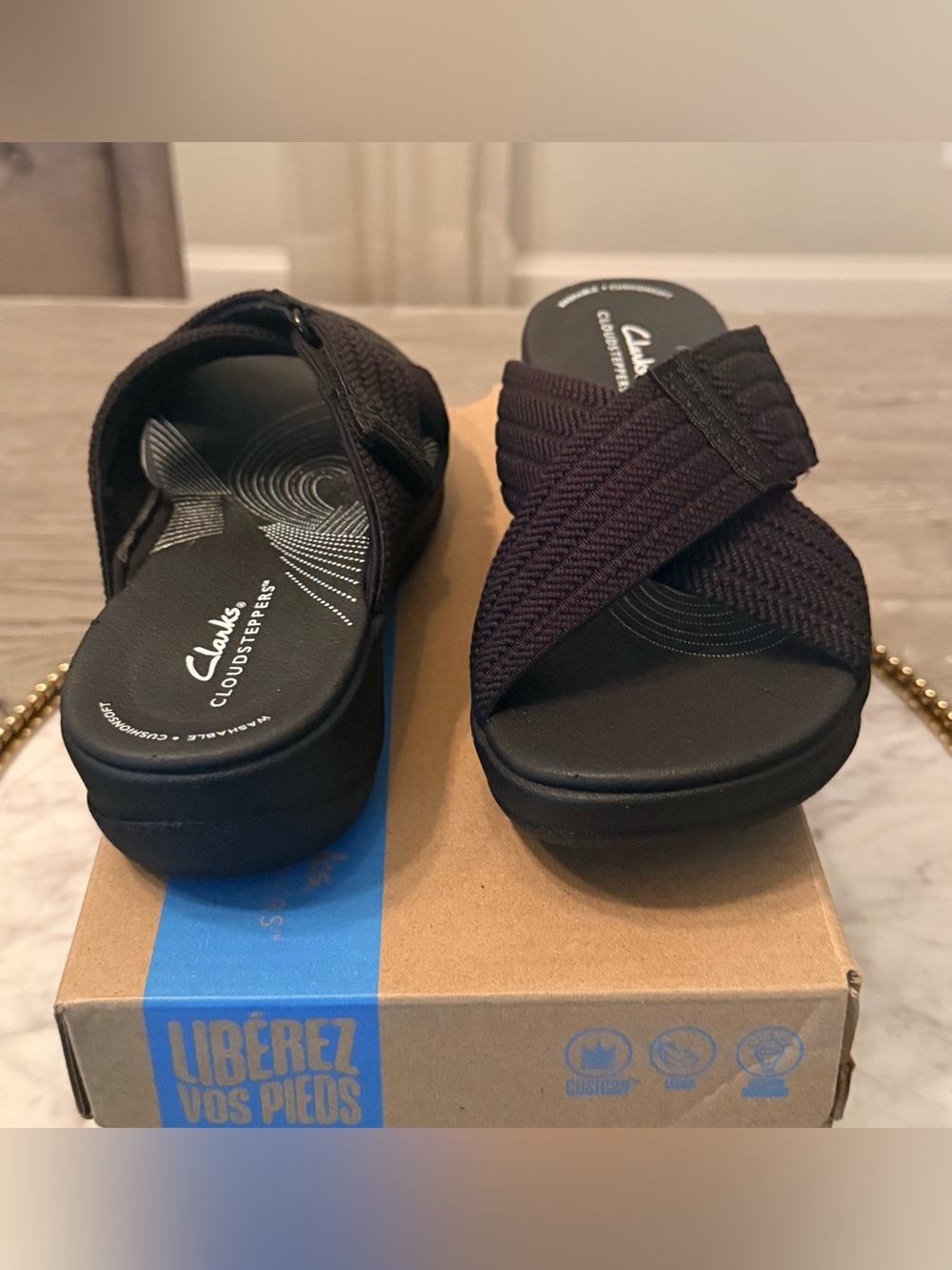 🚨Clarks Cloudsteppers Women's Black Slide Sandals | Sz: 6.5 (NWB) - Picture 5 of 8